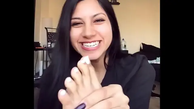 Sexy Camgirl Feet &lpar;Vanessa Vain&rpar;