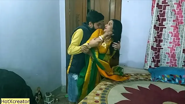 Indian hot Milf aunty vs hot teen&excl;&excl; Indian sex with hindi audio